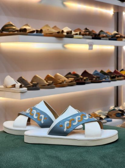 صورة شرقي اكس مطرز